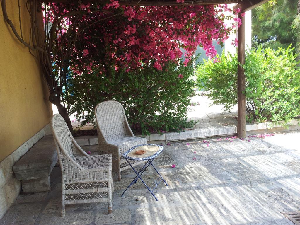 Villa Carcano Trani Zimmer foto