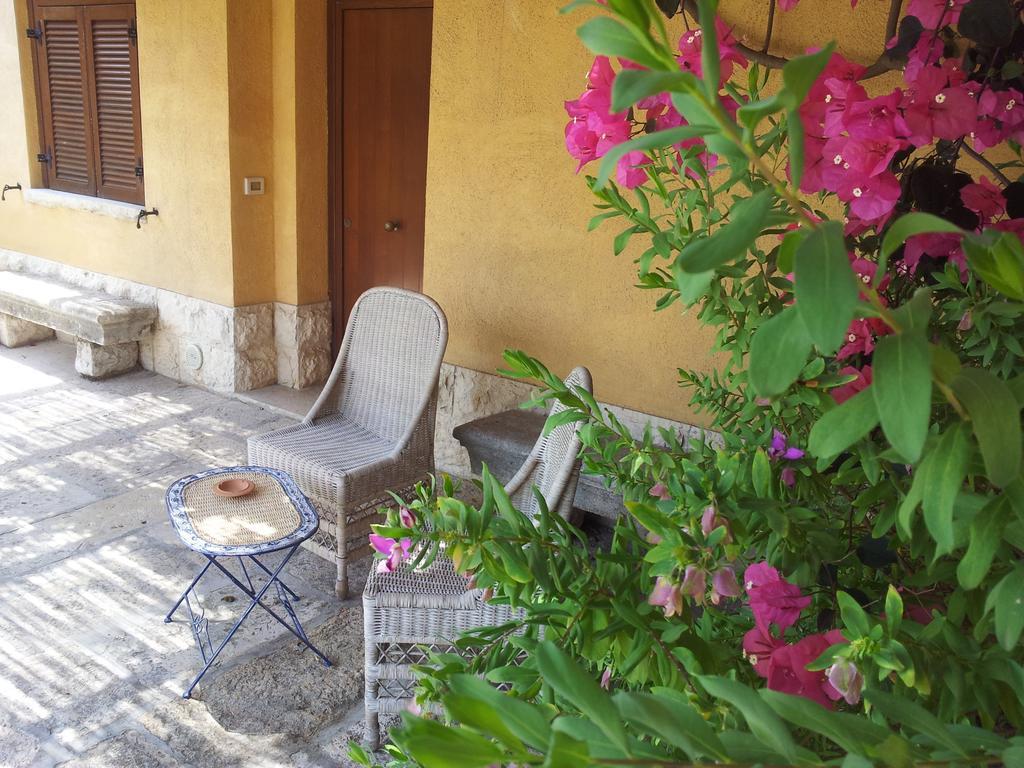 Villa Carcano Trani Zimmer foto
